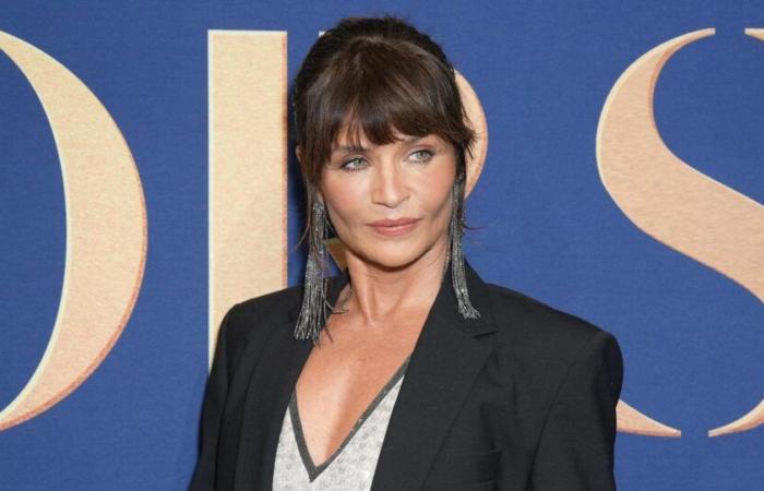 En vídeo, Helena Christensen se sumerge en un lago helado.