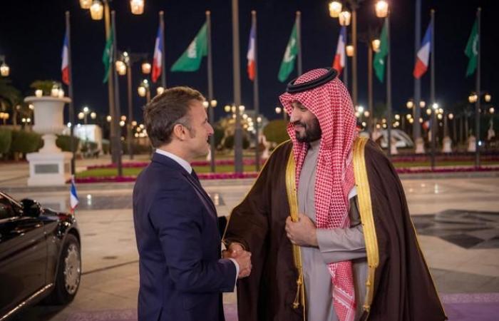 Con la visita de Emmanuel Macron a Riad, Francia y Arabia Saudita prometen incrementar la cooperación bilateral