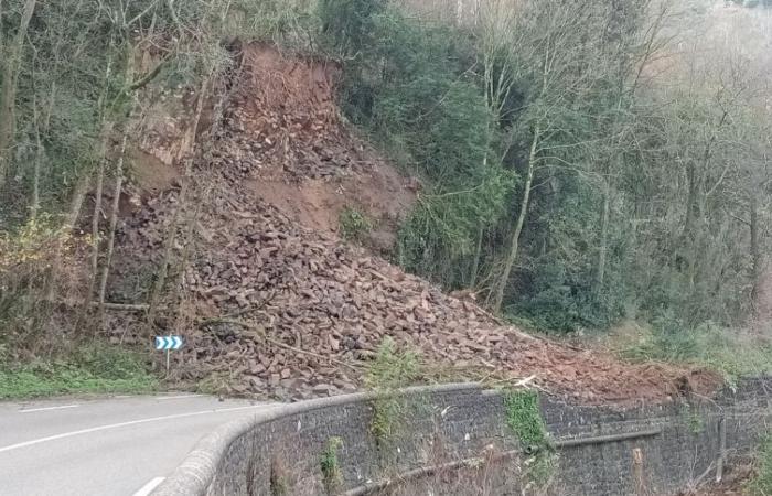 Ardèche: la N102 cortada en ambos sentidos tras un deslizamiento de tierra