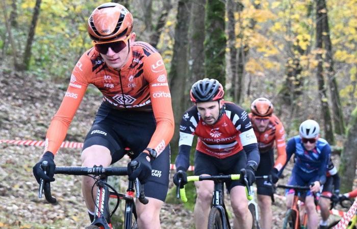 Ciclocross: William Millat por delante de su hermano Adrien en las alturas de Le Creusot