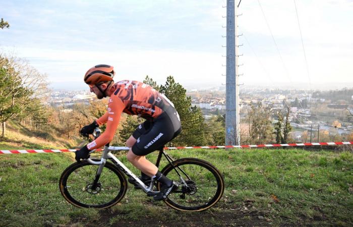 Ciclocross: William Millat por delante de su hermano Adrien en las alturas de Le Creusot