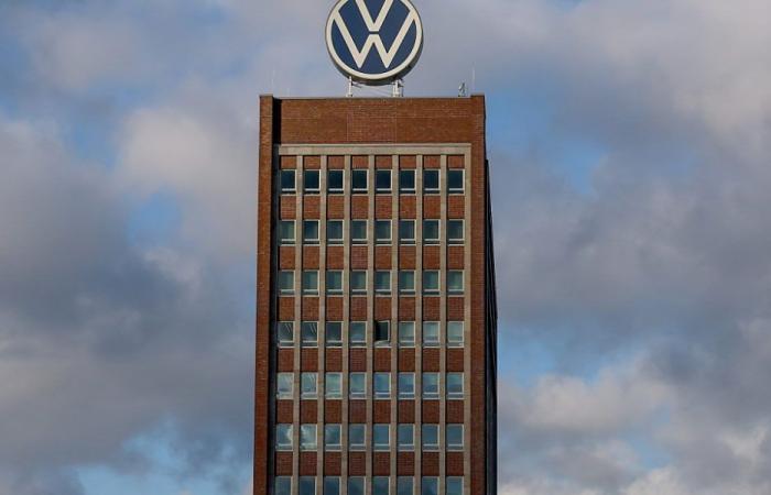 Trabajadores de Volkswagen en huelga para salvar sus fábricas