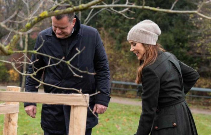 Dos árboles plantados simultáneamente en Tasmania y Dinamarca en honor a la Reina María