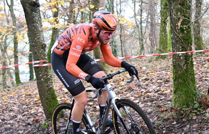 Ciclocross: William Millat por delante de su hermano Adrien en las alturas de Le Creusot