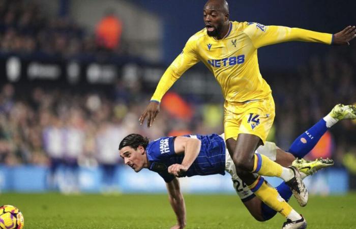 Crystal Palace vence a Ipswich 1-0 en la Premier League mientras Guehi desafía a la FA con un mensaje en el brazalete