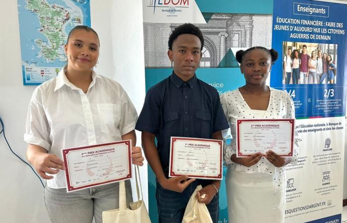 Tres estudiantes de secundaria de Mayotte, ganadores del concurso “premio a la excelencia económica”