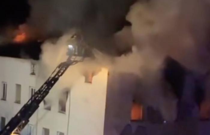 incendio en un edificio ocupado, un cuerpo encontrado