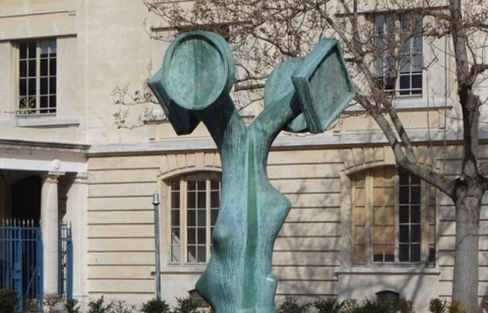 Una escultura de Meret Oppenheim retirada de la sede histórica de la Polytechnique