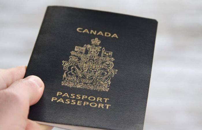 Huelga de Correos de Canadá: 137.000 viajeros esperan sus pasaportes