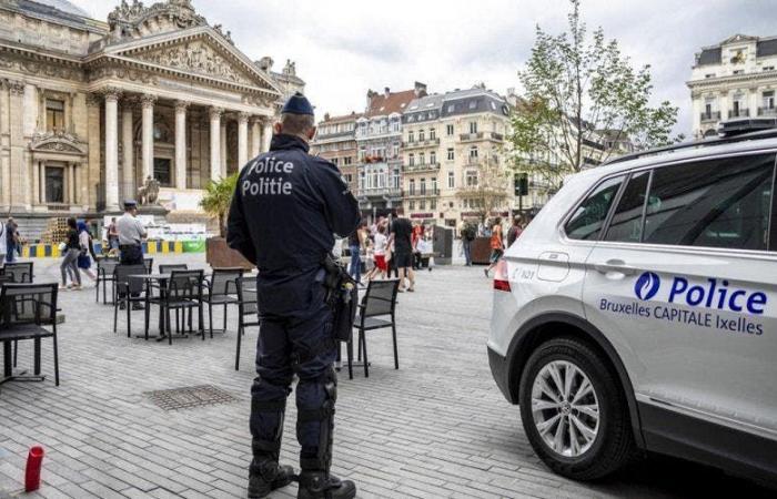 Bélgica Los fuegos artificiales provocan un incendio en la casa de un inmigrante marroquí.