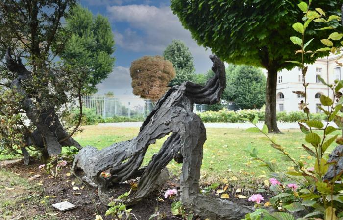 Una escultura de Meret Oppenheim retirada de la sede histórica de la Polytechnique