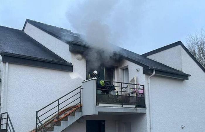 Un apartamento destruido por un incendio cerca de Rennes este martes por la mañana