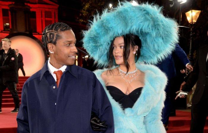 En los Fashion Awards, Rihanna vestida de piel en el brazo de A$AP Rocky