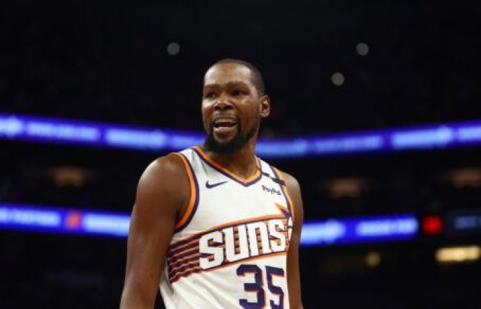 ¿Dónde está Kevin Durant? La estadía prolongada en el vestuario de la estrella de los Suns genera nuevas preocupaciones sobre lesiones