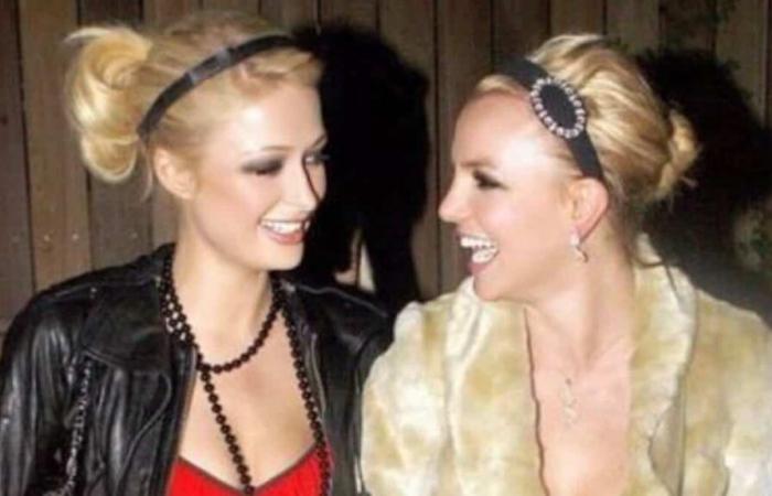 Paris Hilton celebra el cumpleaños de Britney Spears con fotos icónicas mientras la cantante comparte un extraño video en su cumpleaños