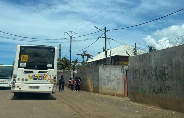 Los enfrentamientos estallaron este miércoles por la mañana frente a la escuela secundaria y secundaria de Dzoumogné.