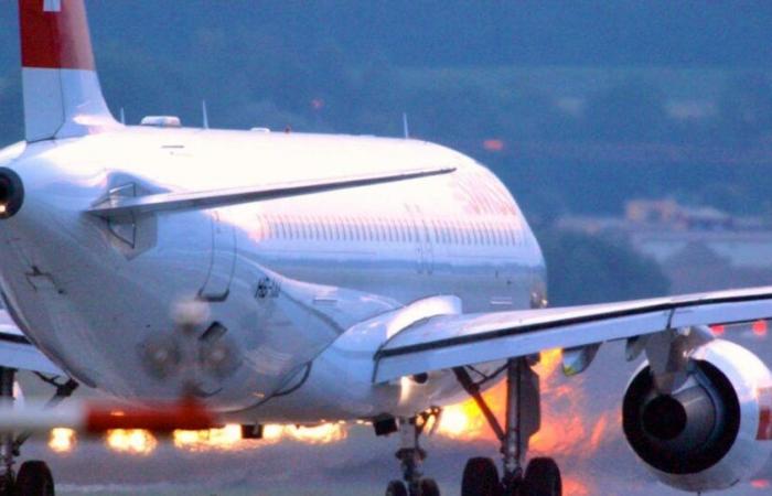 Controversia: ¡La tripulación de un avión suizo filma una escena tórrida en pleno vuelo!