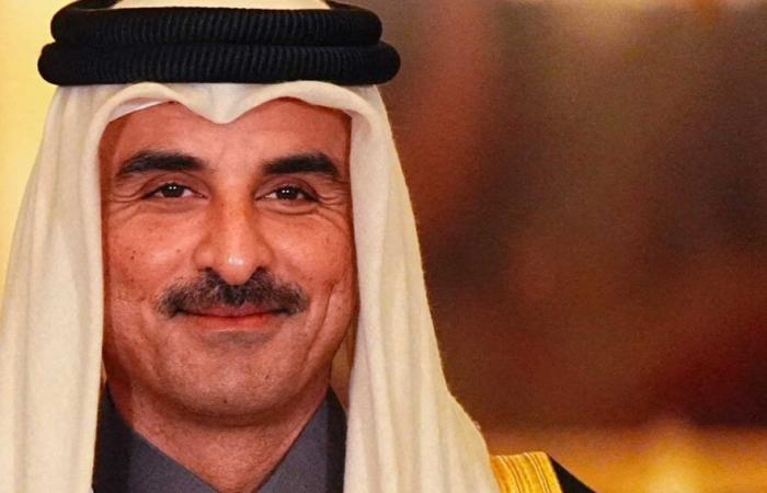 El rey Carlos III porta la Espada del Fundador de Qatar y el Emir Tamim porta la Orden del Baño en el Banquete Estatal en Buckingham