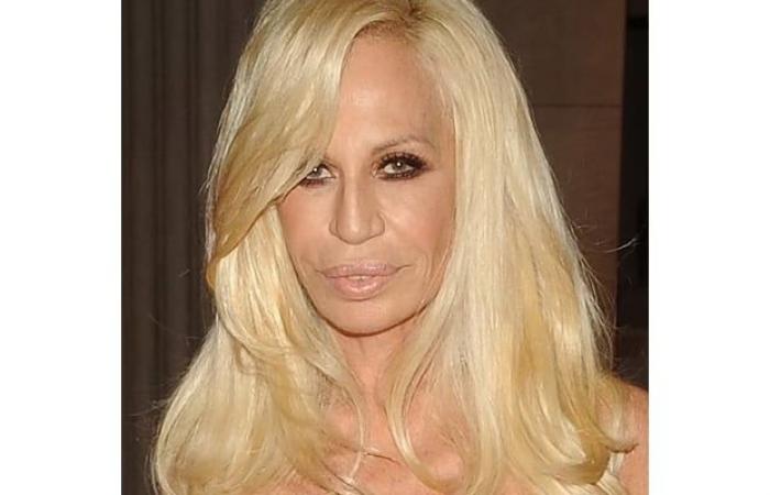 Dentro de la increíble transformación de Donatella Versace a lo largo de los años