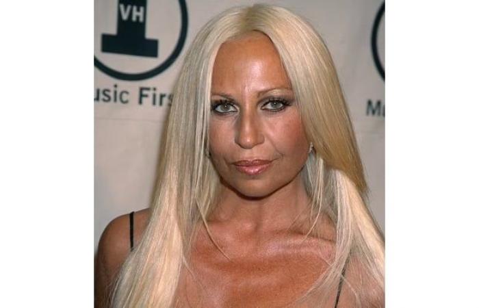 Dentro de la increíble transformación de Donatella Versace a lo largo de los años