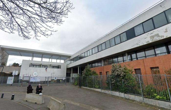 Mujer gravemente herida al caerse una ventana en la universidad