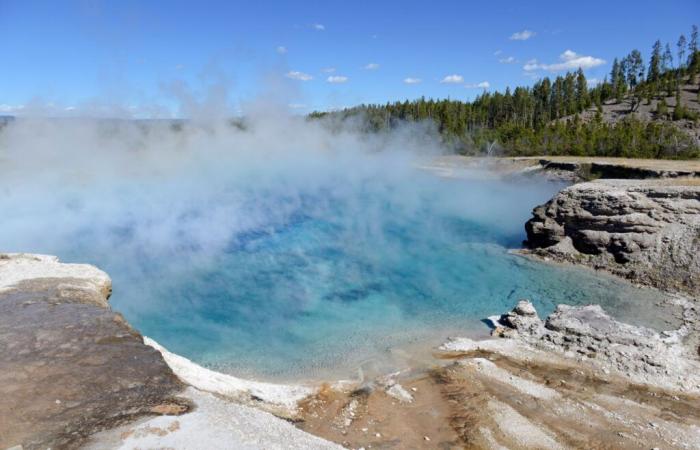 Un estudio científico sugiere que las aguas termales podrían ser responsables del surgimiento de vida en la Tierra