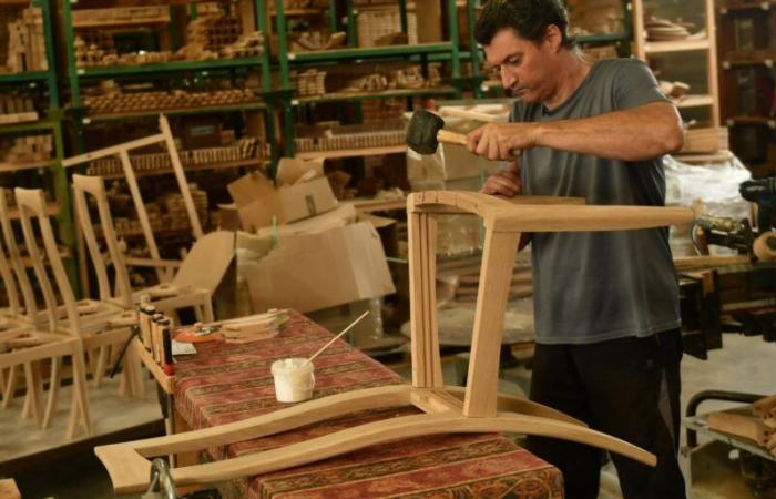 en las Landas, estos artesanos que fabricaban las sillas catedralicias