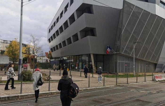 El campus de Porte des Alpes cerró este miércoles.