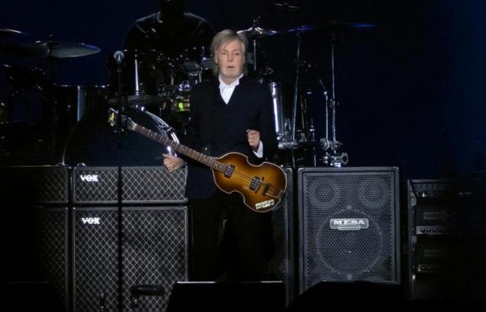 Paul McCartney en majestuosidad en La Défense