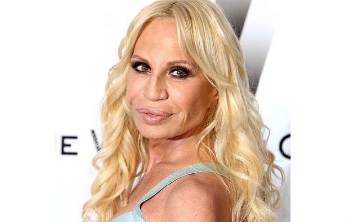 Dentro de la increíble transformación de Donatella Versace a lo largo de los años