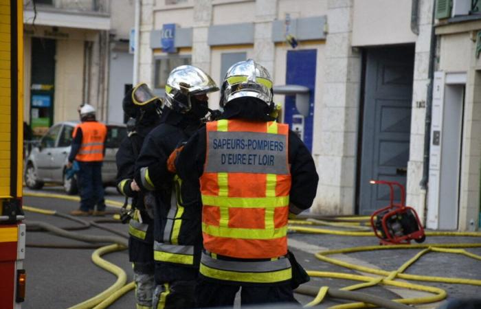 Incendio de una freidora en un edificio de Lucé, una mujer de 83 años herida