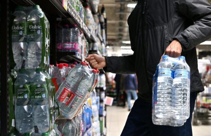 El eterno contaminante TFA también contamina el agua mineral embotellada.