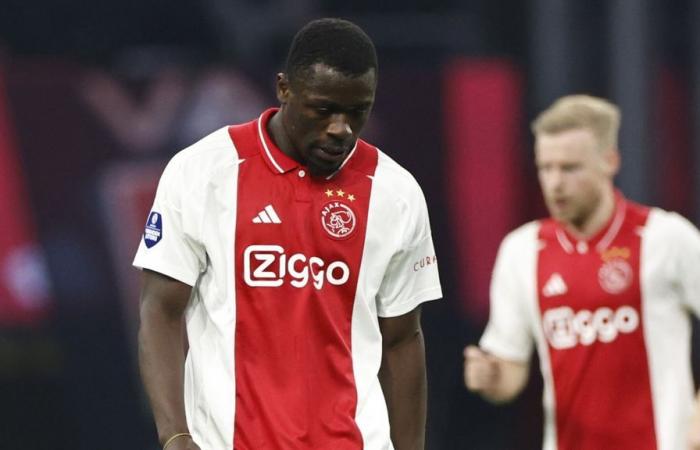 Un bonito gol no ayuda al Ajax a superar al Utrecht (2-2), el PSV se adelanta