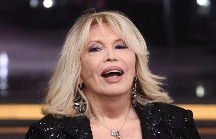 Después de Arielle Dombasle, la verdadera edad de Amanda Lear finalmente se reveló: “Ella saca una tarjeta de identidad…”