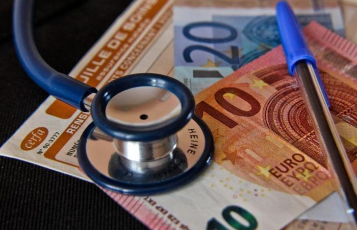 La consulta de un médico general cuesta 30 euros y 60 euros la de un especialista