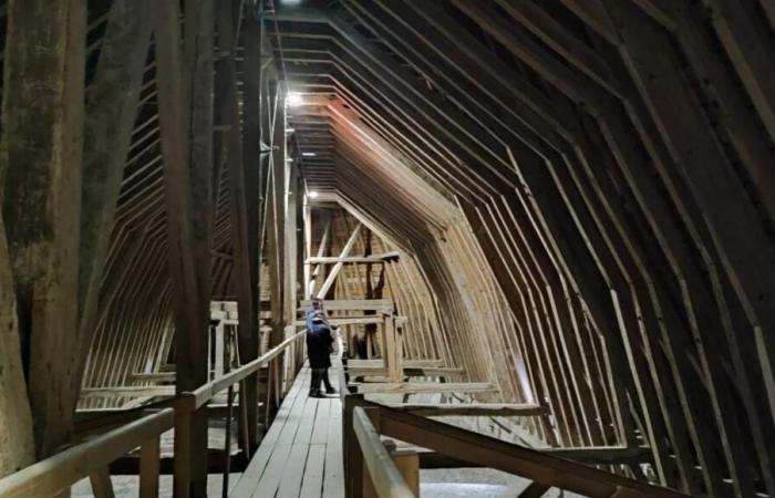 En Tours, la catedral de Saint Gatien reveló su ático