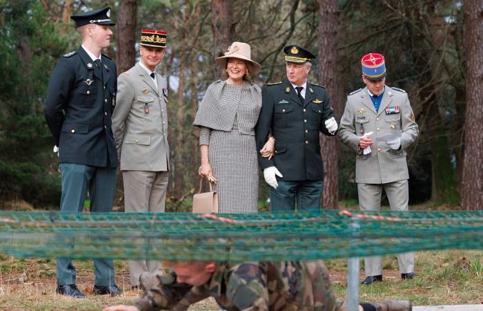 El rey Felipe y la reina Matilde descubren la vida cotidiana del príncipe Gabriel en Saint-Cyr, en Bretaña