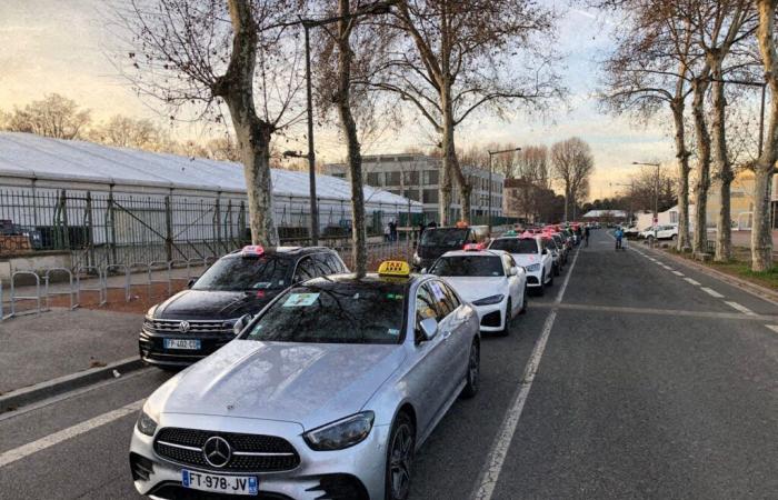 Bloqueo de taxis en Marsella. Monstruosos embotellamientos en el sector La Valentine