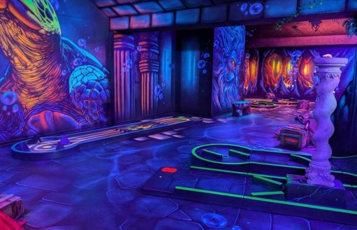 Un minigolf fluorescente de 300 m2 abre sus puertas en el corazón de París