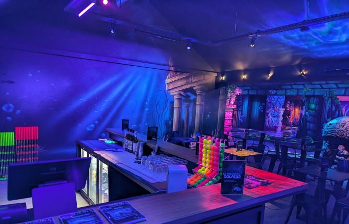 Un minigolf fluorescente de 300 m2 abre sus puertas en el corazón de París