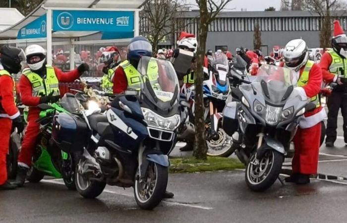 165 Papá Noel recogieron juguetes en moto