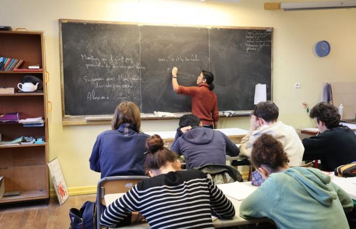 Profesores de secundaria invocan su derecho de desistimiento.