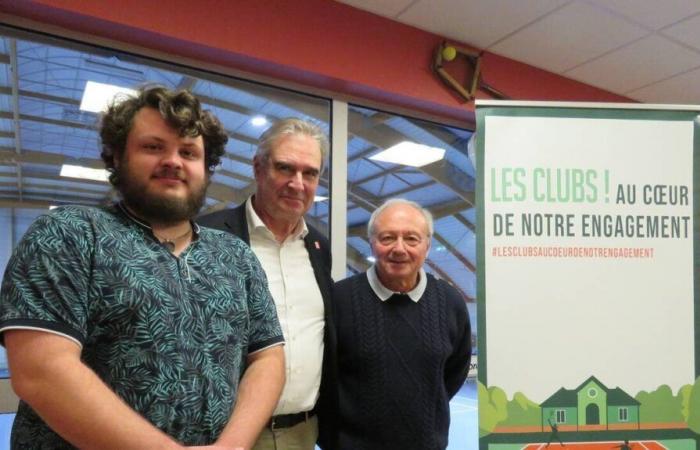 un candidato visitante a la presidencia de la federación francesa