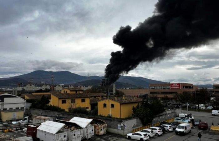 Italia: dos muertos y tres desaparecidos en incendio de depósito de combustible – 09/12/2024 a las 22h40