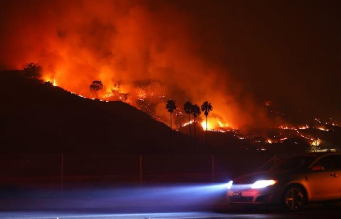 Dick Van Dyke entre las celebridades evacuadas de Seaside Paradise mientras se avecina un incendio