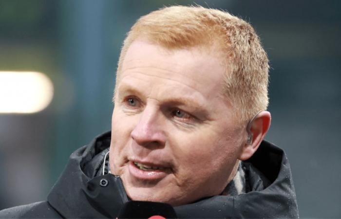 ‘Está haciendo que el juego parezca fácil’: Neil Lennon elogia efusivamente a la estrella celta anónima