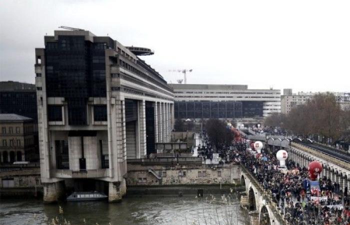 Francia: un presupuesto en suspenso y la confianza en juego