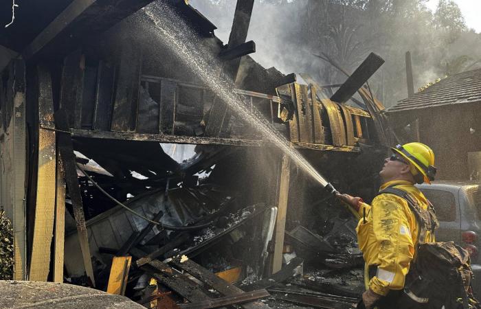 California: Malibú envuelto en llamas, miles de personas evacuadas