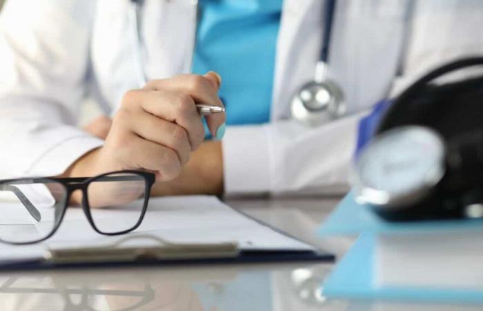 Cita con un médico especialista en Quebec: 900.000 pacientes esperando una consulta