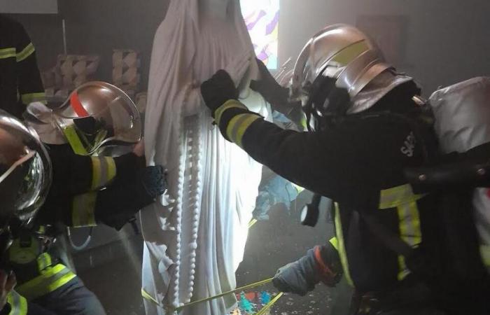 El incendio accidental en la iglesia de Saints-François ya no avanza